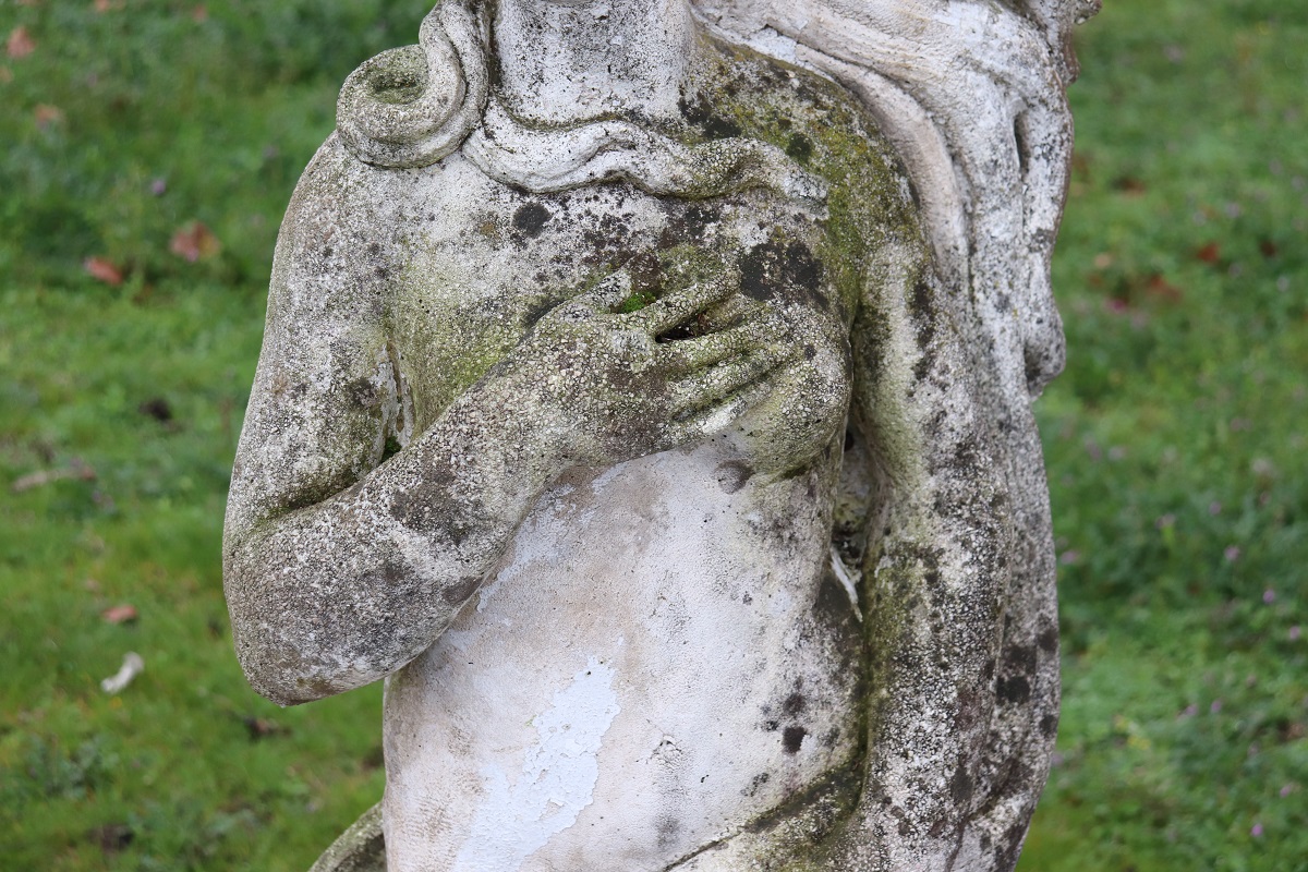 Venus Goddess of Beauty Garden Statue