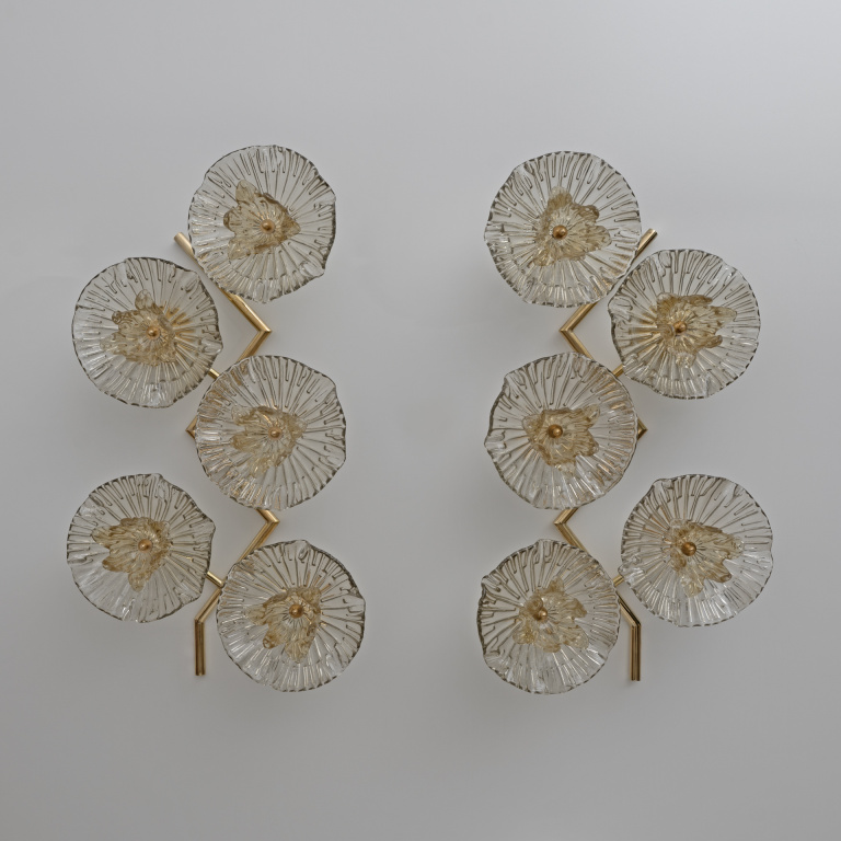 Pair of Modern Italian Murano Glass and Brass Flowers Wall Lamps - Image 2