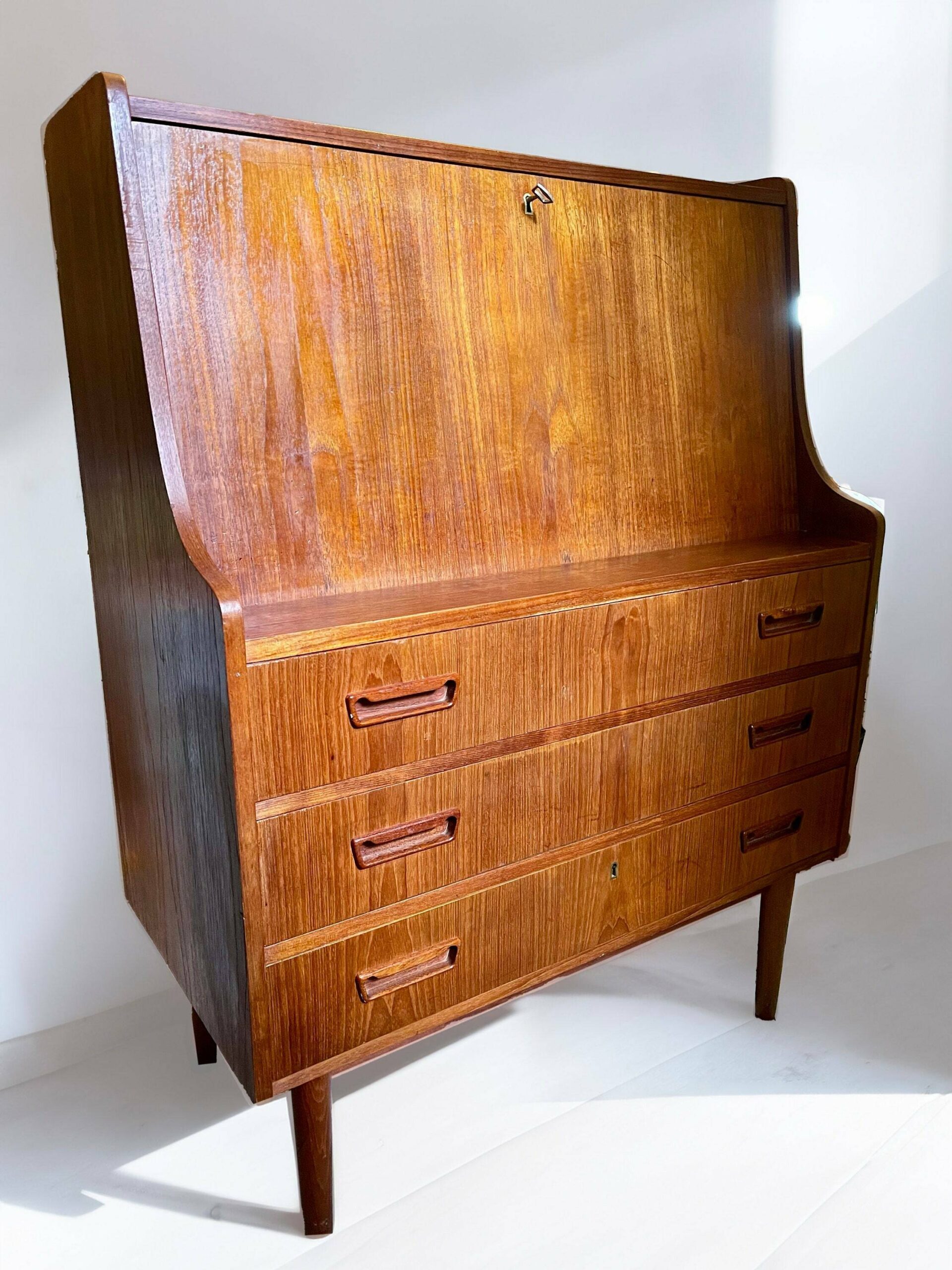 Mid Century Scandinavian Vintage Teak Wood Storage Writing Desk/Chest Of Drawers From The 50's And 60's