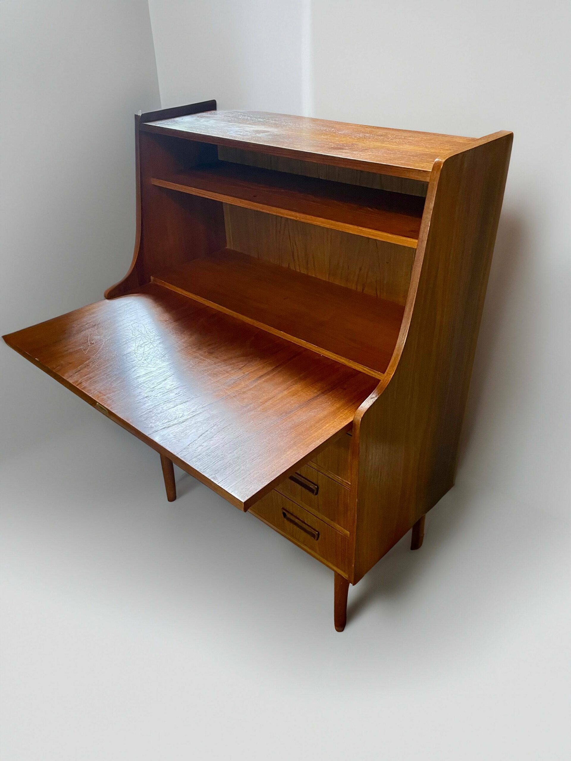 Mid Century Scandinavian Vintage Teak Wood Storage Writing Desk/Chest Of Drawers From The 50's And 60's