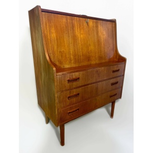 Mid Century Scandinavian Vintage Teak Wood Storage Writing Desk/Chest Of Drawers From The 50's And 60's