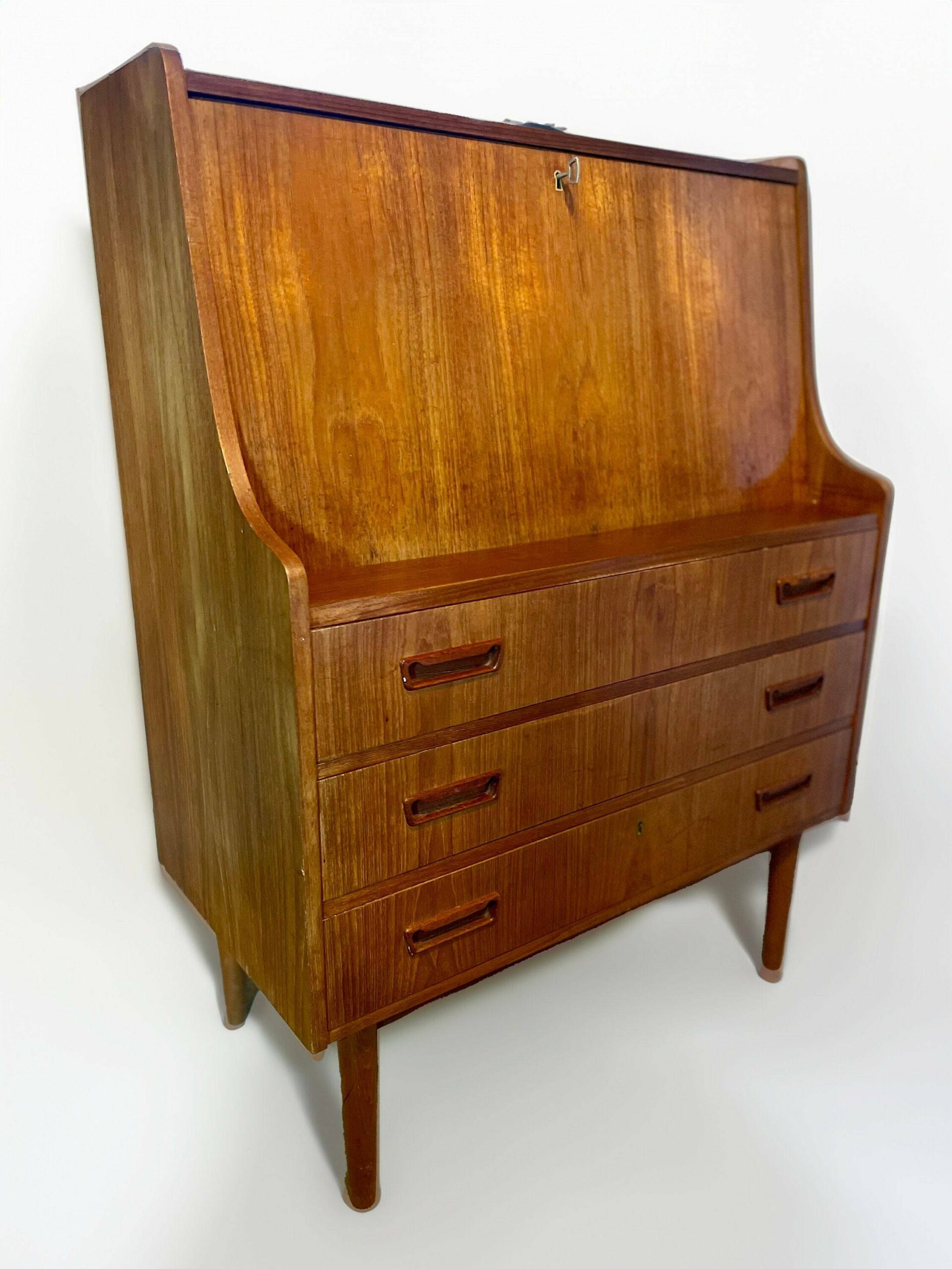 Mid Century Scandinavian Vintage Teak Wood Storage Writing Desk/Chest Of Drawers From The 50's And 60's