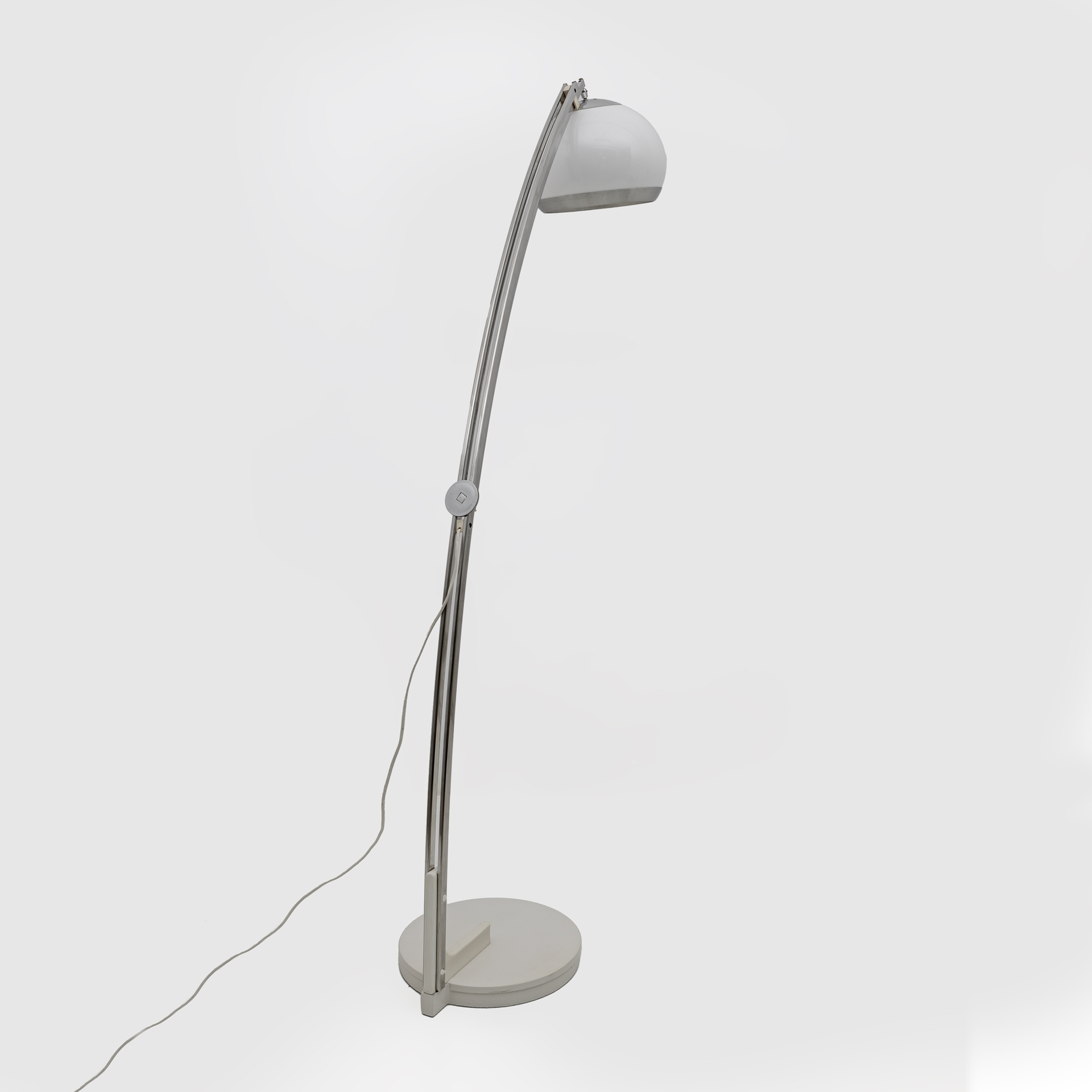 Goffredo Reggiani Modern Italian Extendable Arched Floor Lamp, 1970