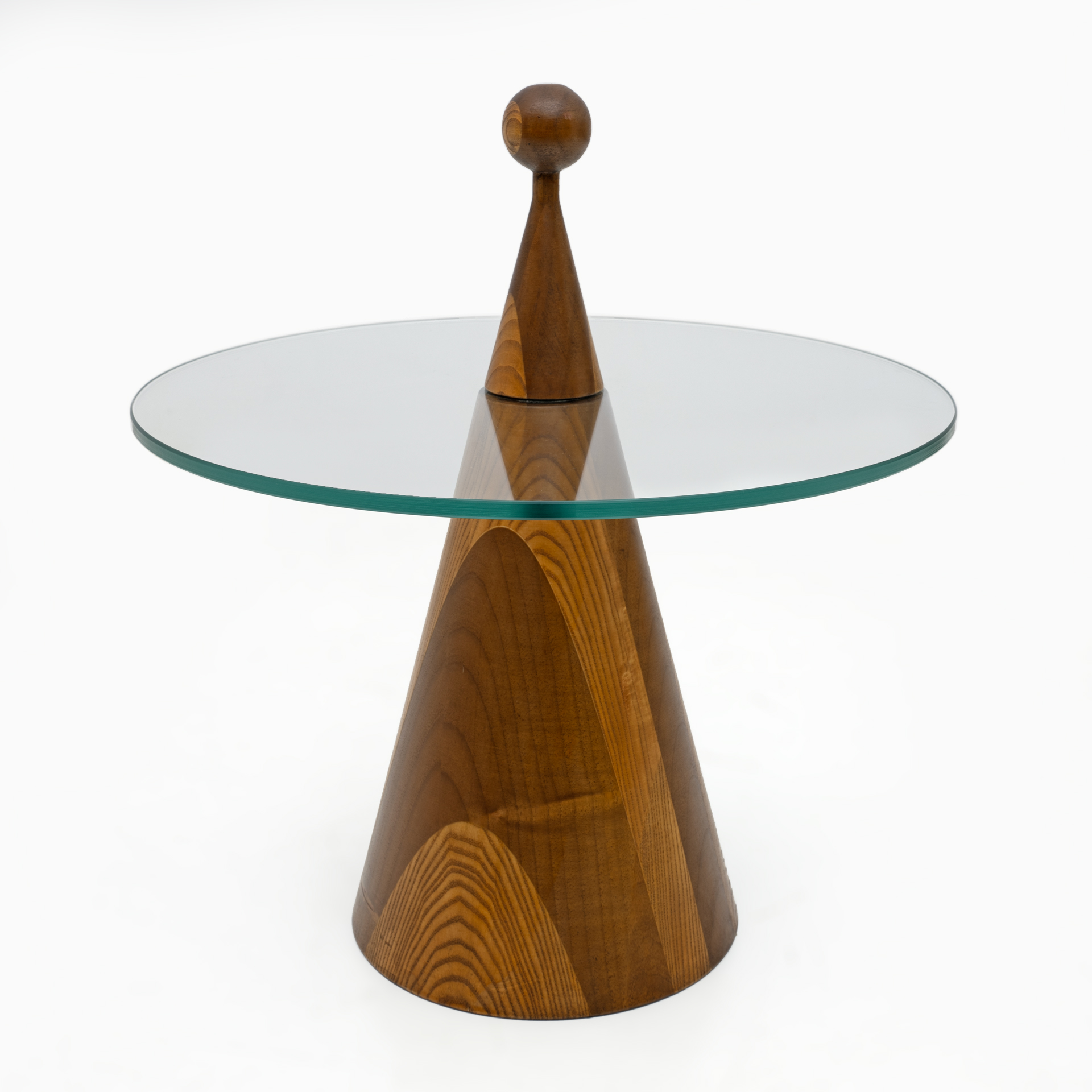 Pair of Modern Italian Walnut Conical Coffee Tables or Bedside Tables, 1970s