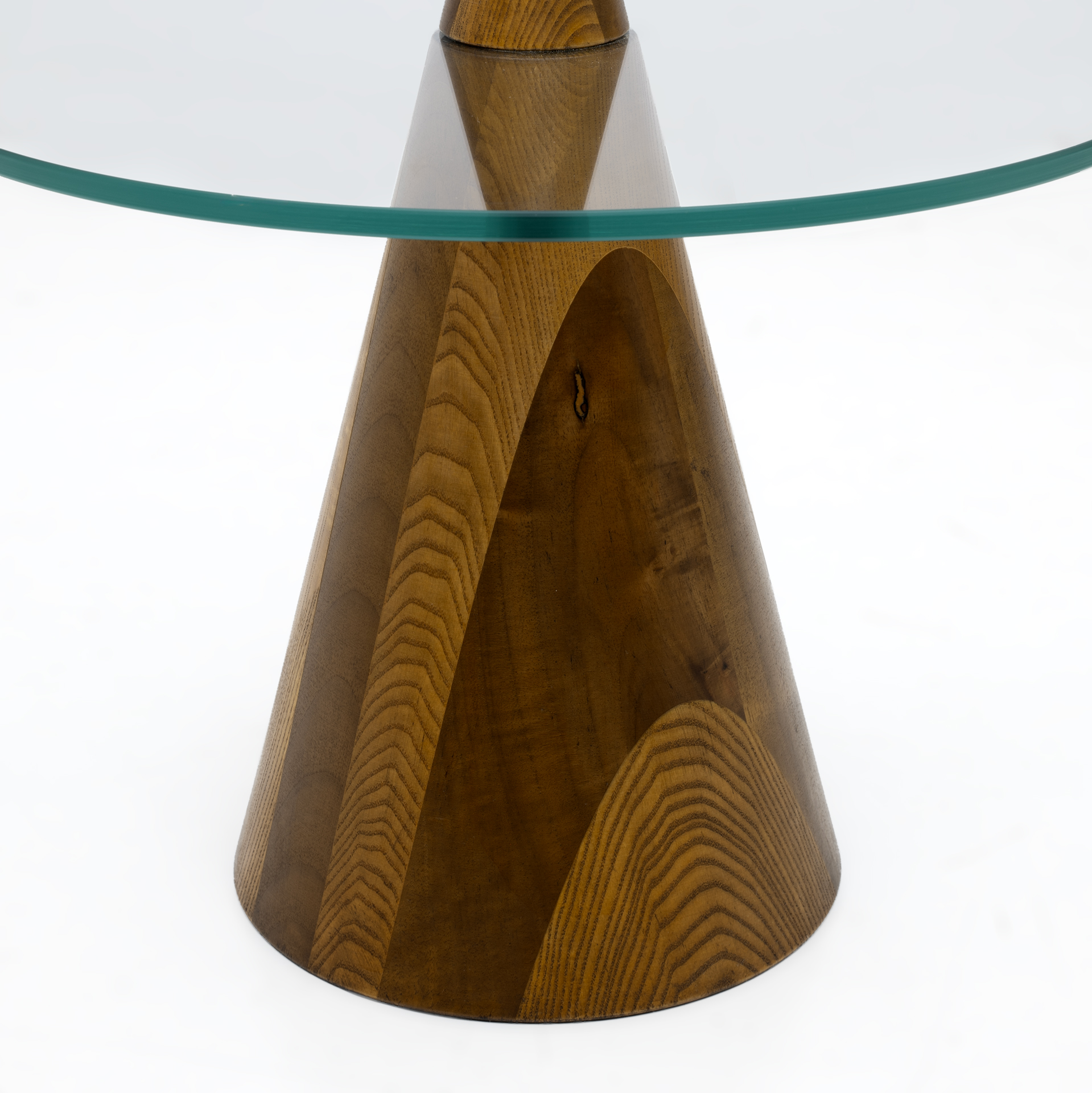 Pair of Modern Italian Walnut Conical Coffee Tables or Bedside Tables, 1970s