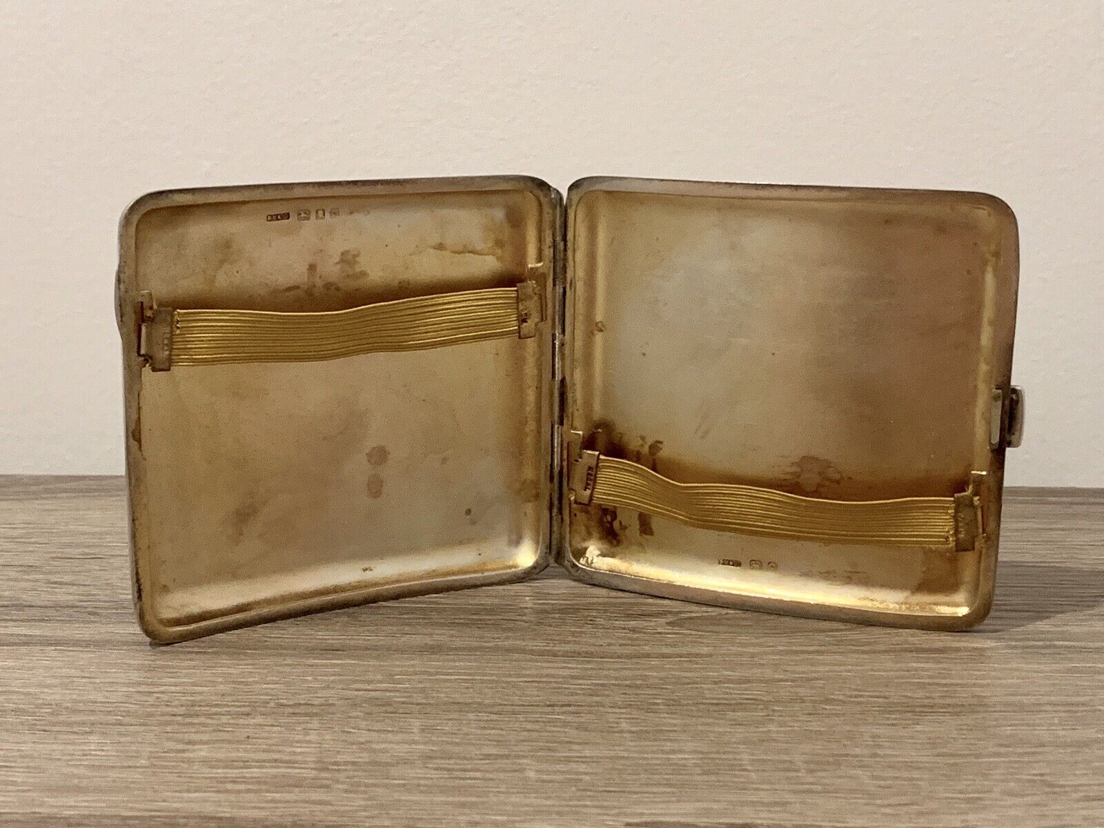 London 1929 - Sampson Mordan Hallmarked Silver Cigarette Case