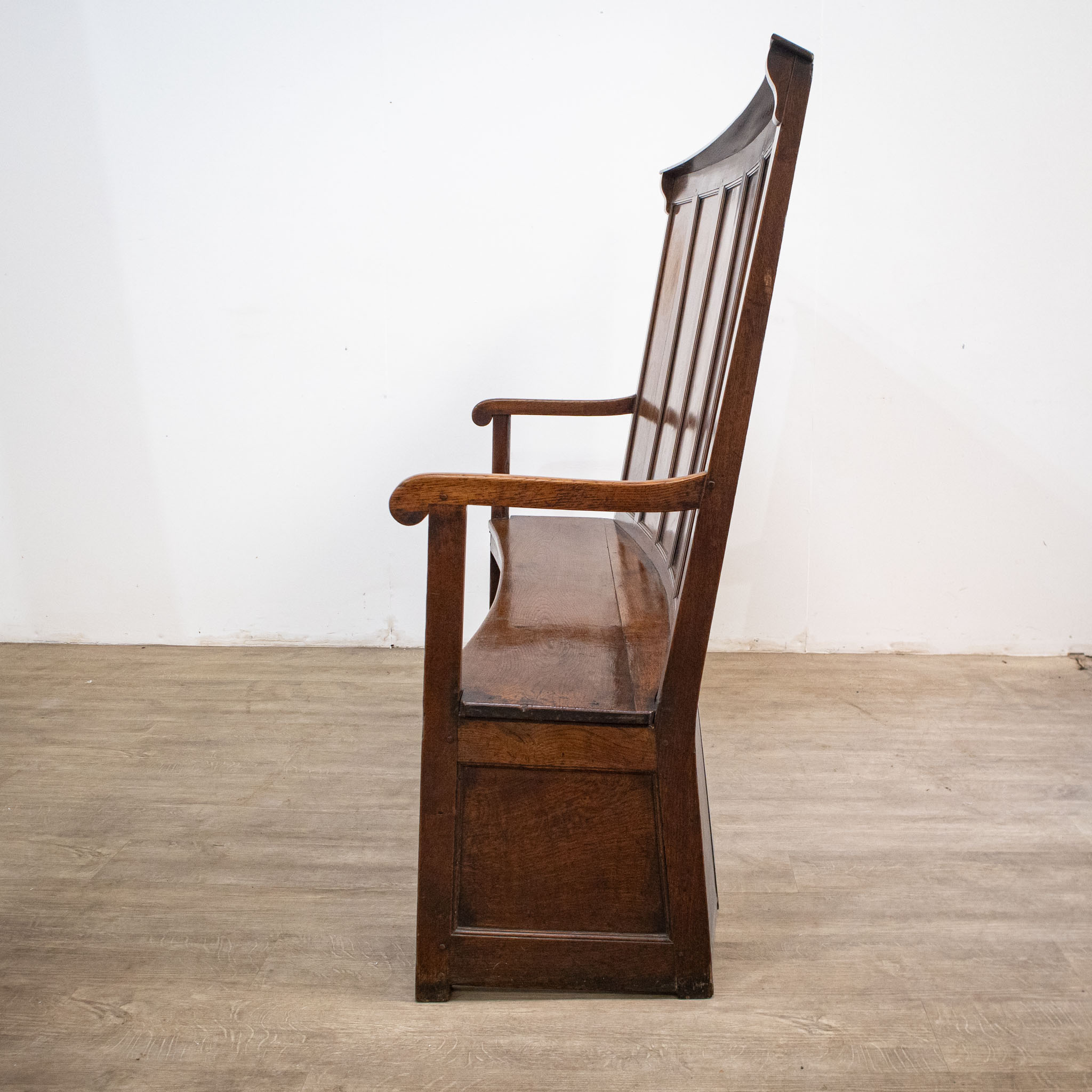 Early 19th Century Welsh Borders Oak Settle