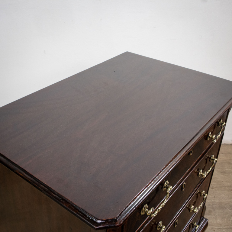 Chippendale Style Mahogany Chest of Drawers - Image 10
