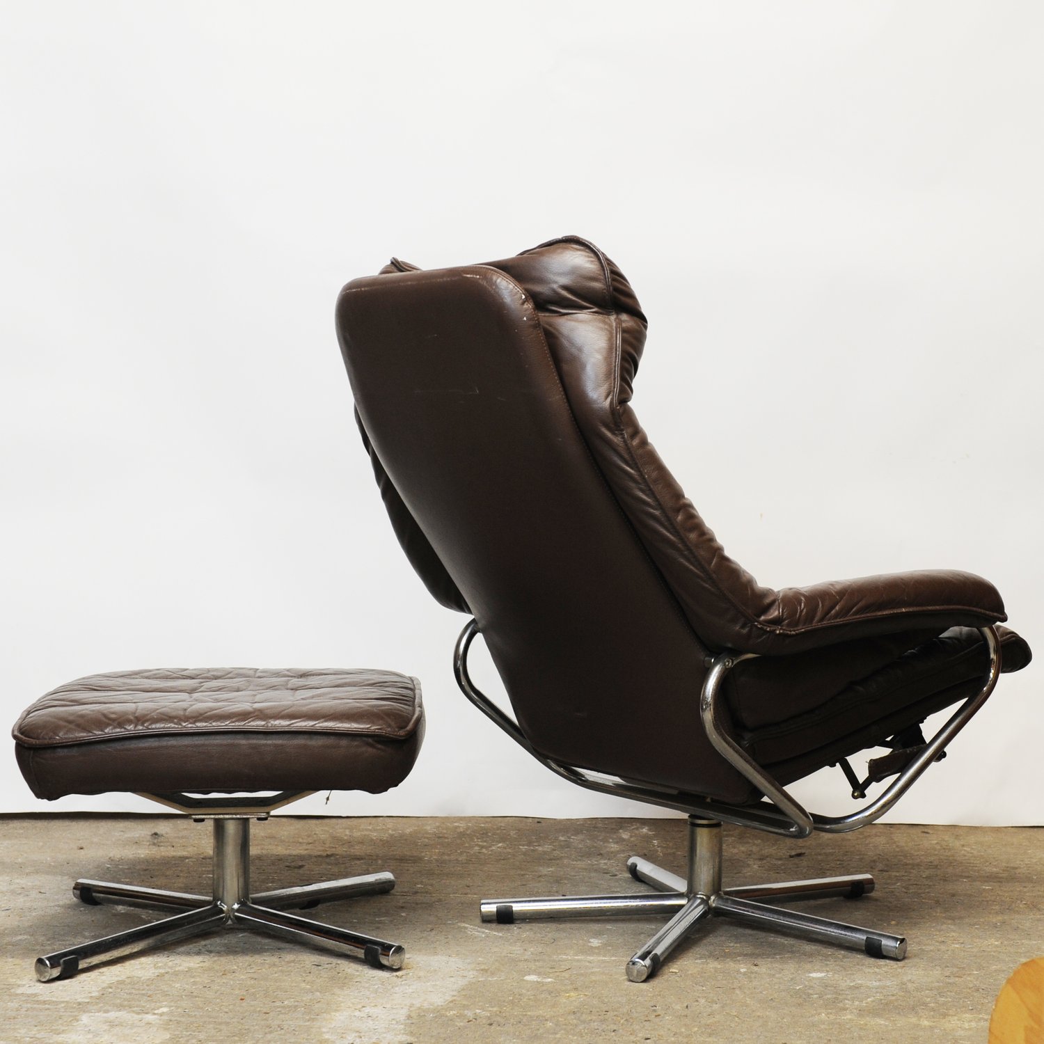 Pair of Norwegian Lounge Chairs with Footstools in Brown Leather by Skoghaus Industri, 1960s, Set of 2