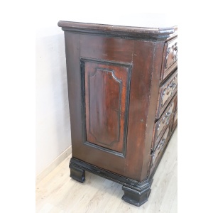 Antique Chest Of Drawers In Walnut, 17th Century