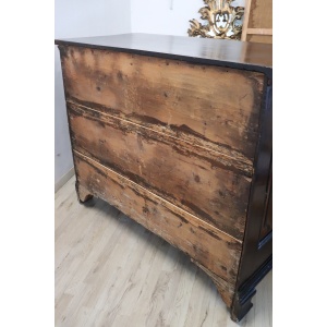 Antique Chest Of Drawers In Walnut, 17th Century