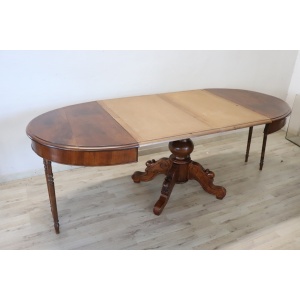 Oval Walnut Extendable Dining Table, 19th Century
