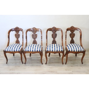 Dining Chairs in Carved Walnut, Early 19th Century, Set of 4