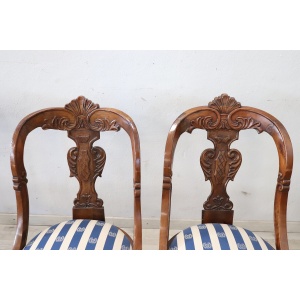 Dining Chairs in Carved Walnut, Early 19th Century, Set of 4