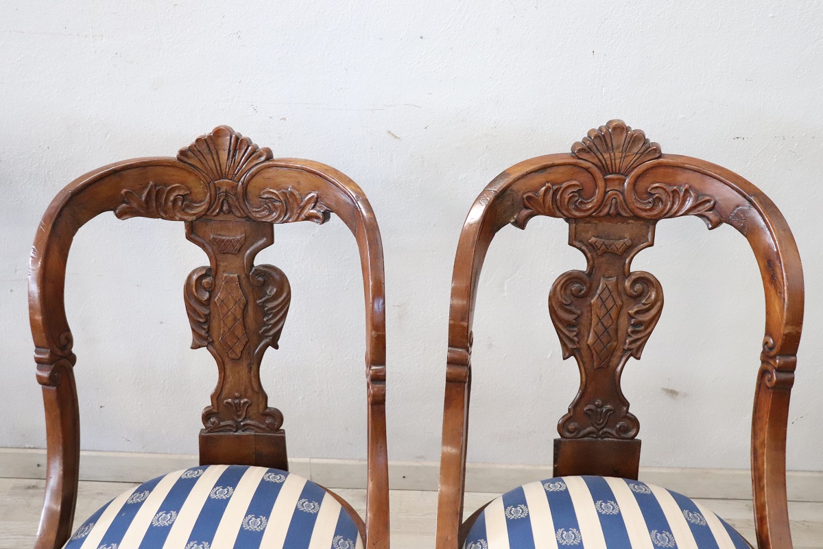 Dining Chairs in Carved Walnut, Early 19th Century, Set of 4