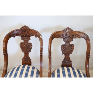 Dining Chairs in Carved Walnut, Early 19th Century, Set of 4