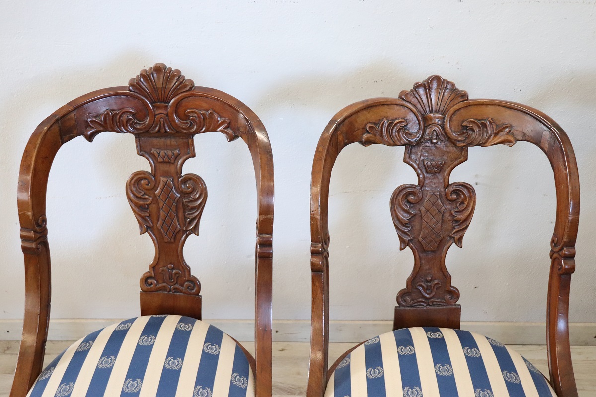 Dining Chairs in Carved Walnut, Early 19th Century, Set of 4