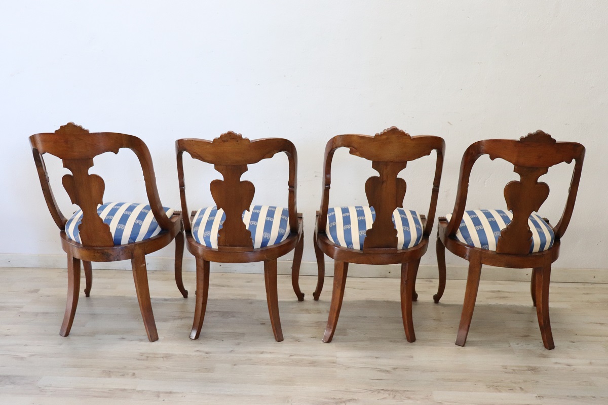 Dining Chairs in Carved Walnut, Early 19th Century, Set of 4