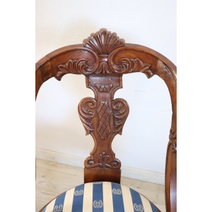 Dining Chairs in Carved Walnut, Early 19th Century, Set of 4