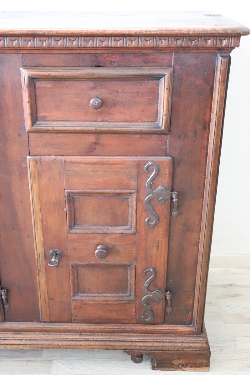 Antique Sideboard in Walnut, Late 17th Century