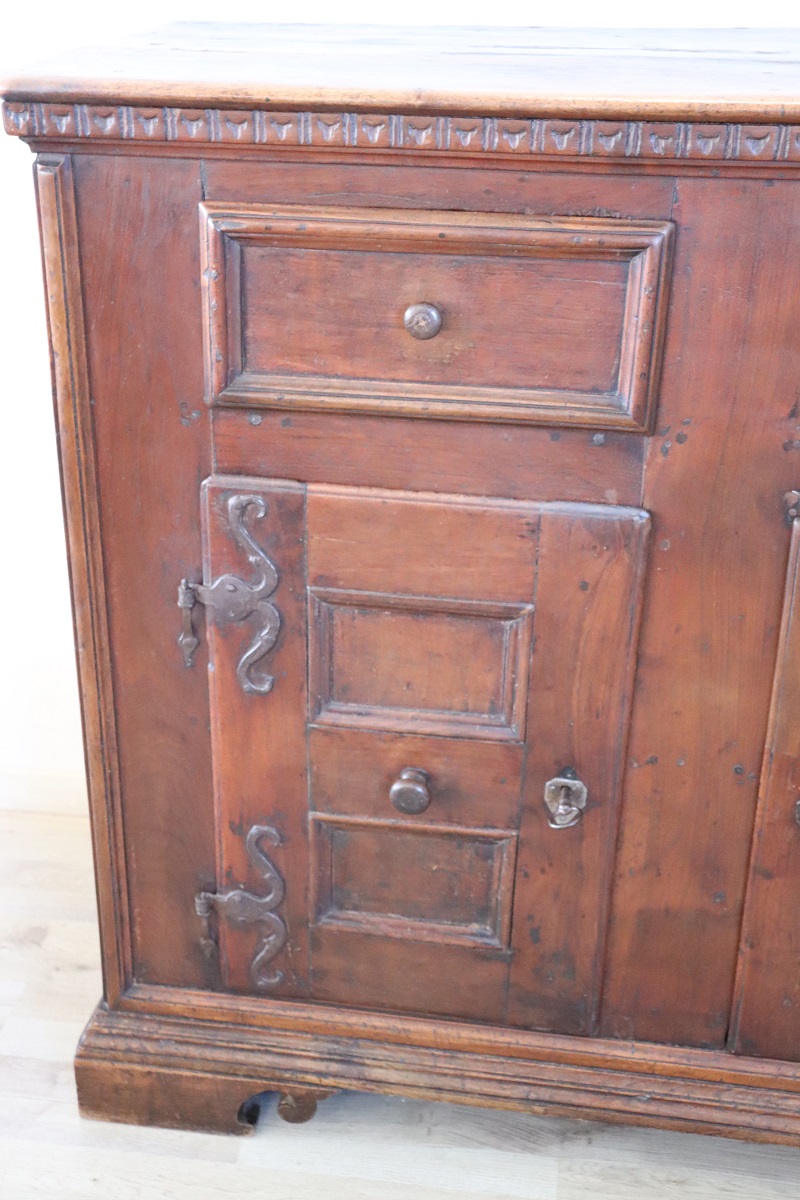 Antique Sideboard in Walnut, Late 17th Century