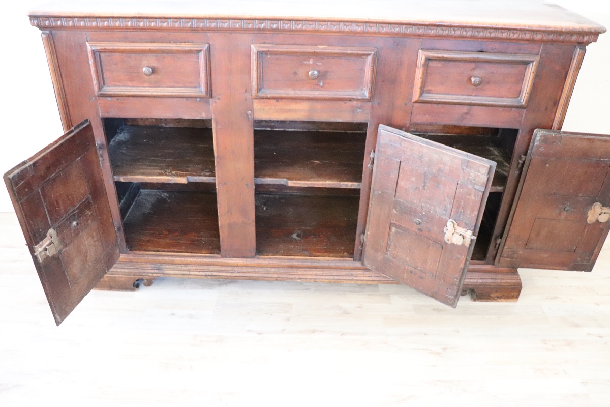 Antique Sideboard in Walnut, Late 17th Century