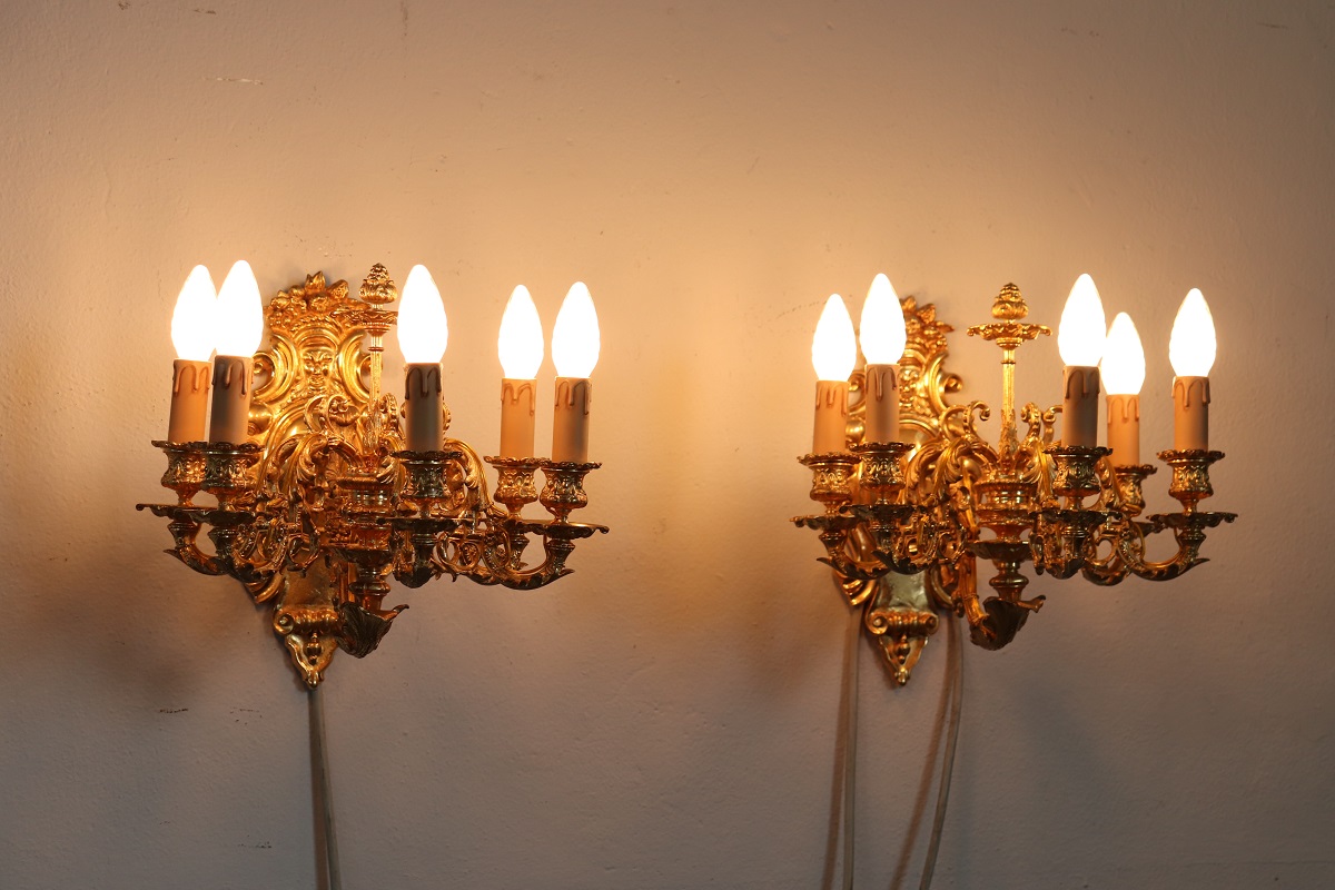 Sconces in Gilded Bronze with Five Bulbs Each, Set of 2