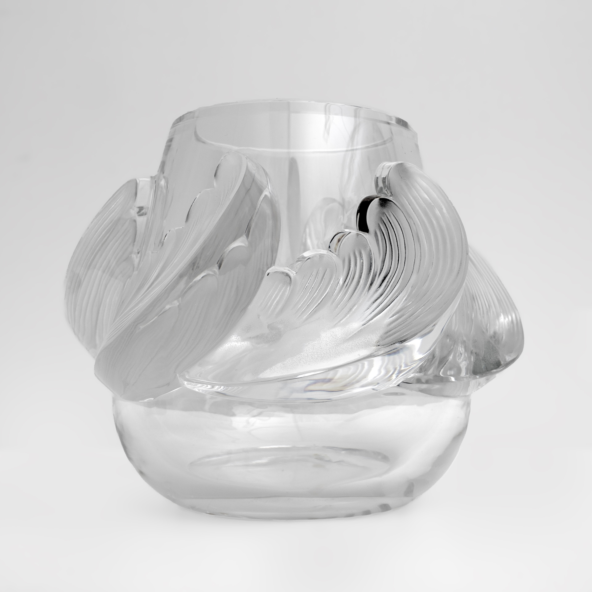 "Vagues" Art Decò Crystal Vase Signed Lalique, France 1960s