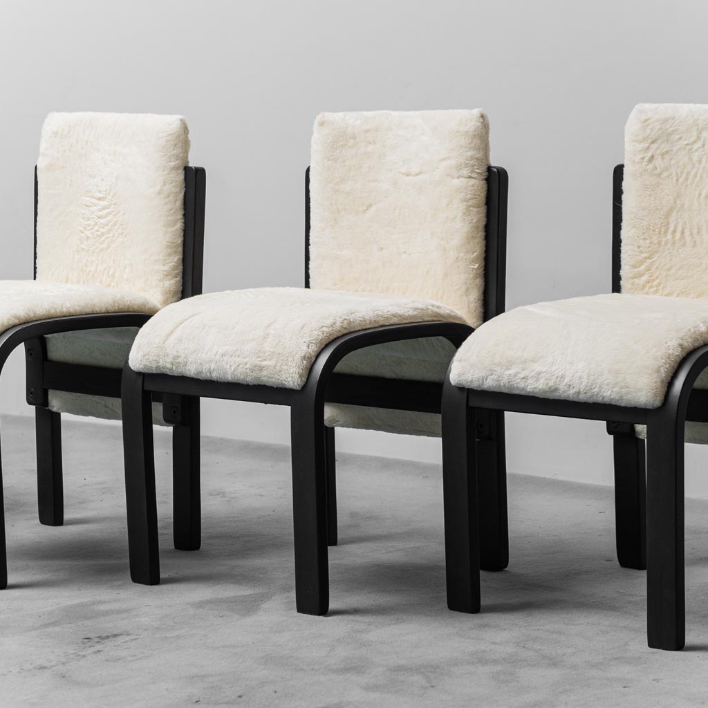 Set of 4 1970s Vintage Modern Long-haired Velvet Chairs