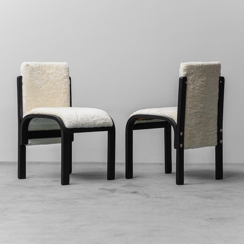 Set of 4 1970s Vintage Modern Long-haired Velvet Chairs