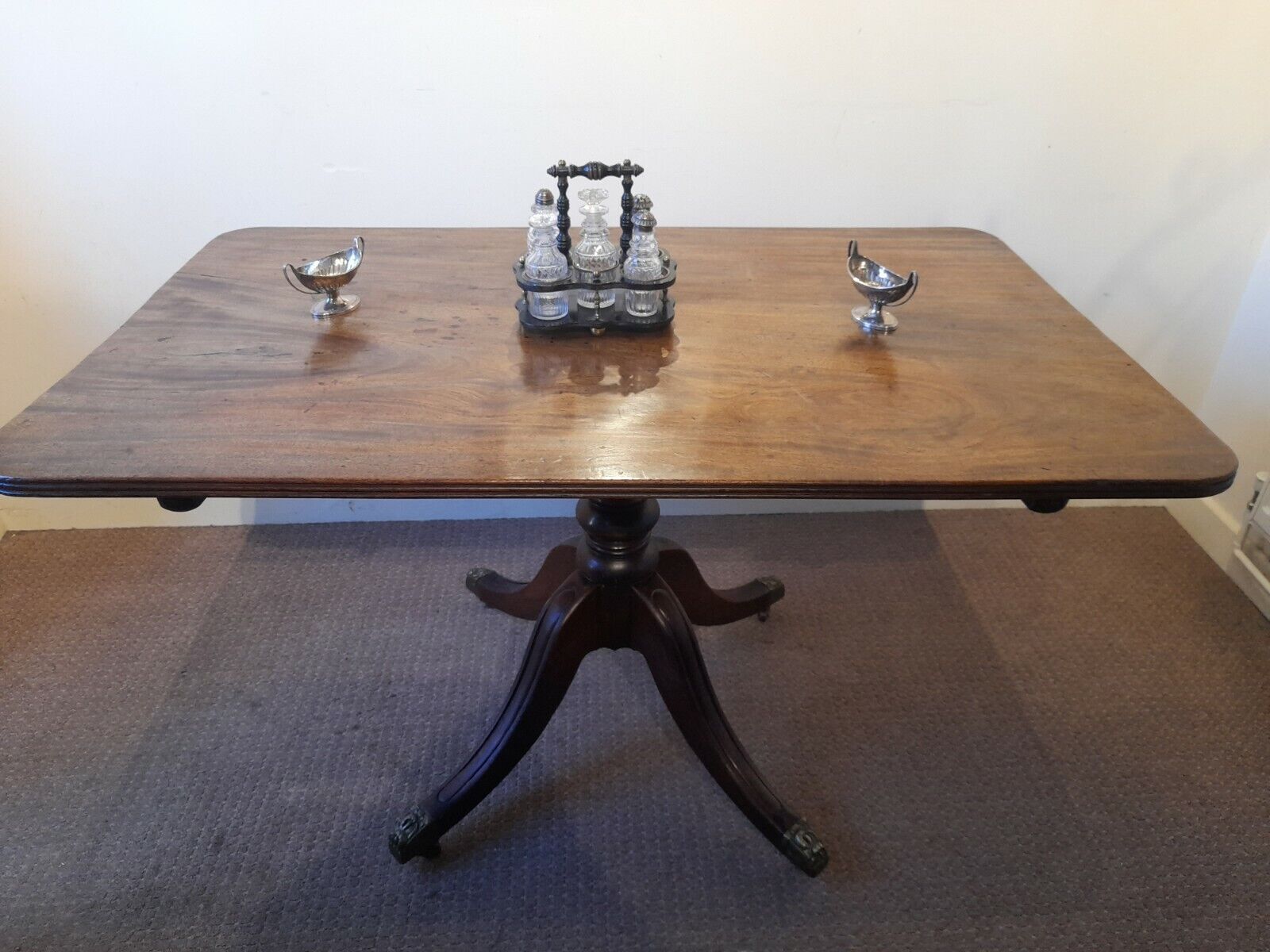 Antique Geo lll Mahogany Breakfast Dining Table Circa 1800 - 1810