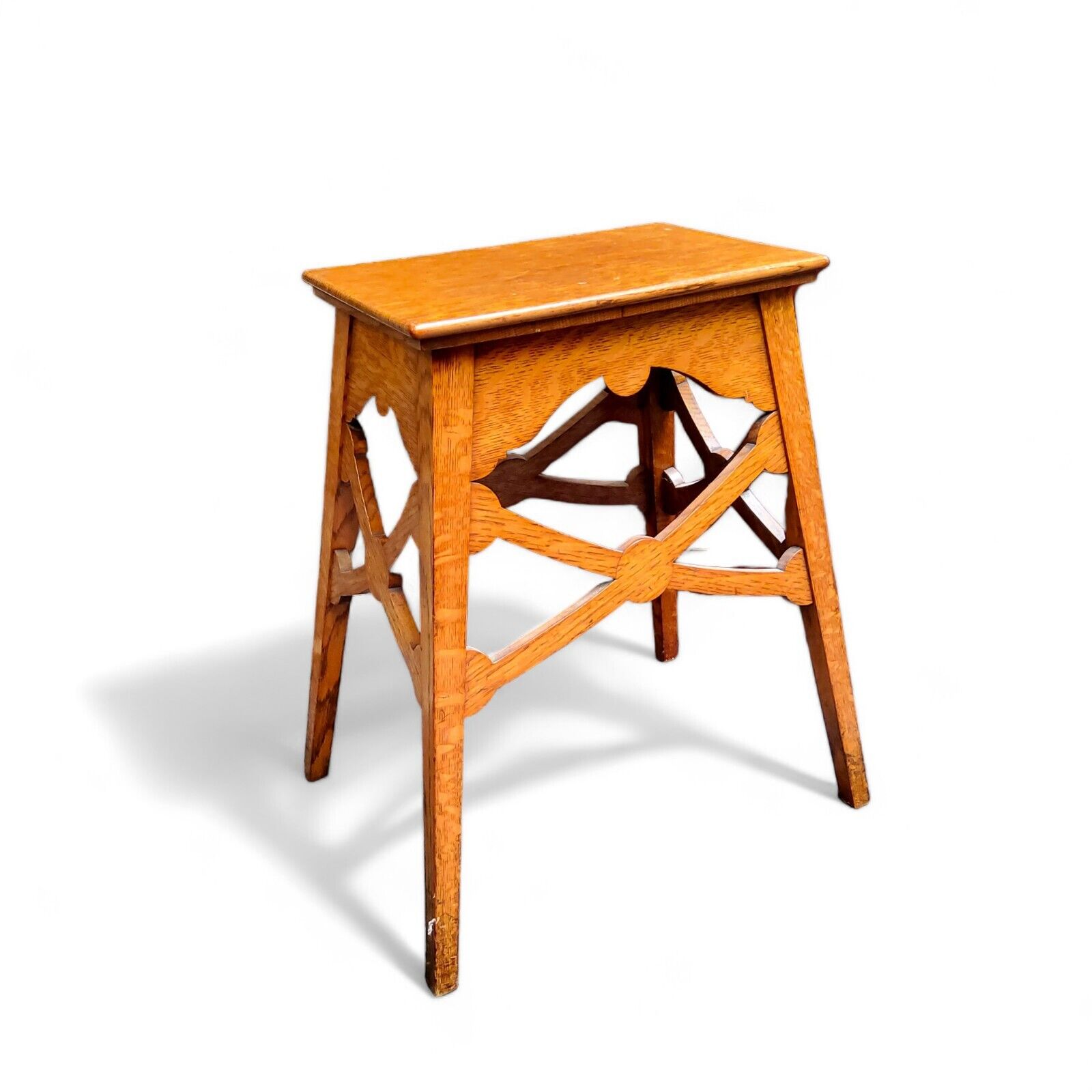 Arts And Crafts Movement Occasional Table Golden Oak Circa 1900