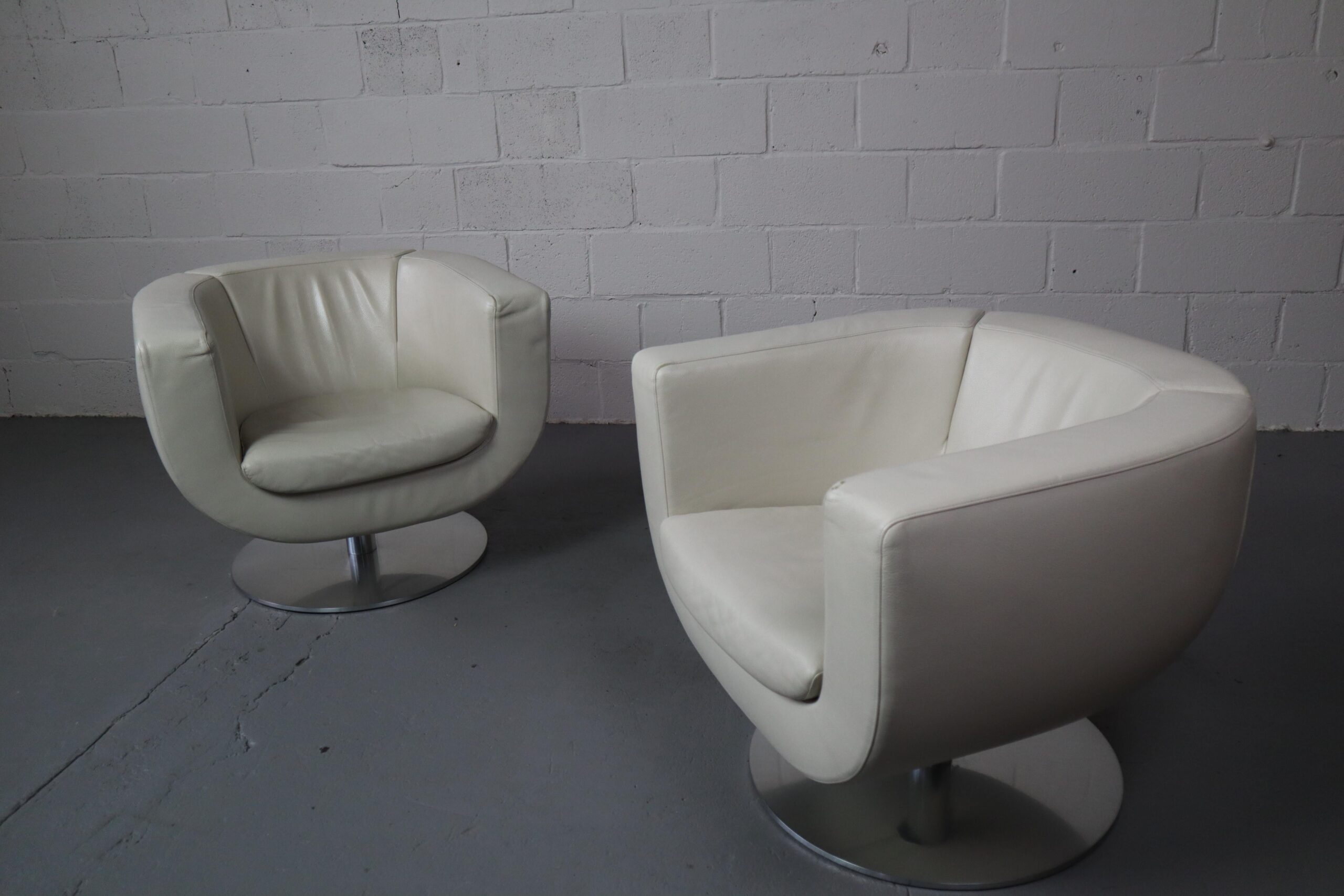 B&B Italia "Tulip" leather armchairs designed by Jeffrey Bernett in 2000