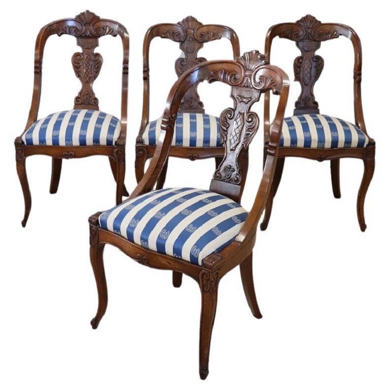 Dining Chairs in Carved Walnut, Early 19th Century, Set of 4