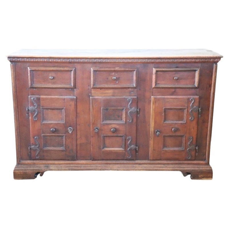 Antique Sideboard in Walnut, Late 17th Century