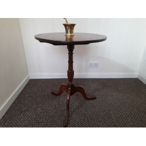 Fine Geo lll oak tilt top table of exceptional colour circa 1780