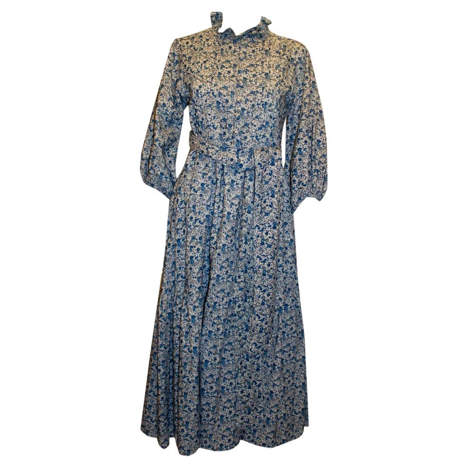 Seraphina London Bue Floral Dress