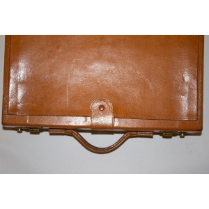 Vintage Elizabeth Arden Leather Beauty Case.