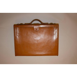Vintage Elizabeth Arden Leather Beauty Case.