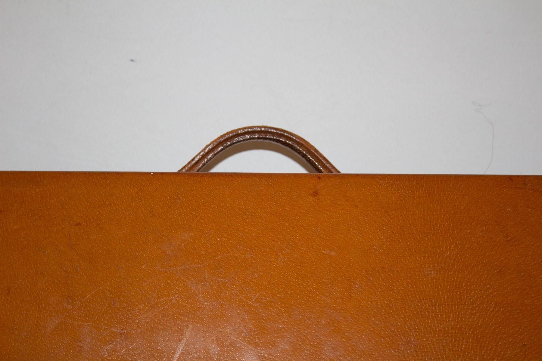 Vintage Elizabeth Arden Leather Beauty Case.