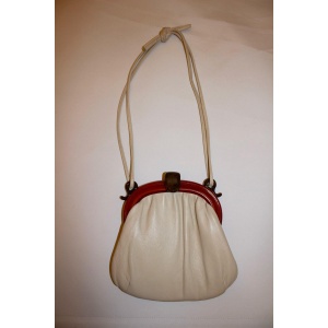 Wonderful Vintage Leather Bag with Beautiful Frame and Clasp