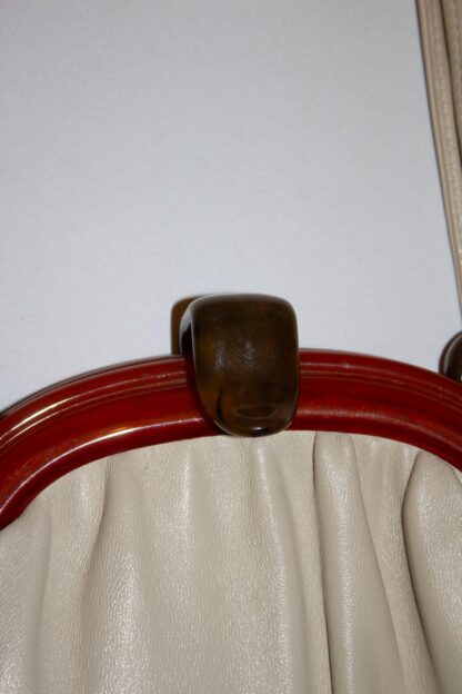 Wonderful Vintage Leather Bag with Beautiful Frame and Clasp - Image 3