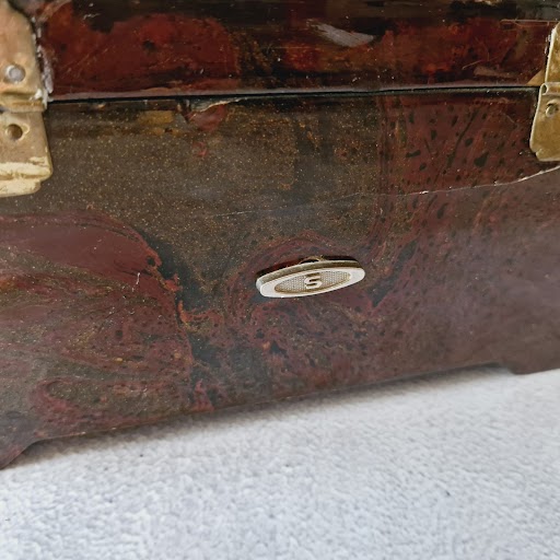 JEWELERY LACQUER BOX, Chinese music box with a drawer