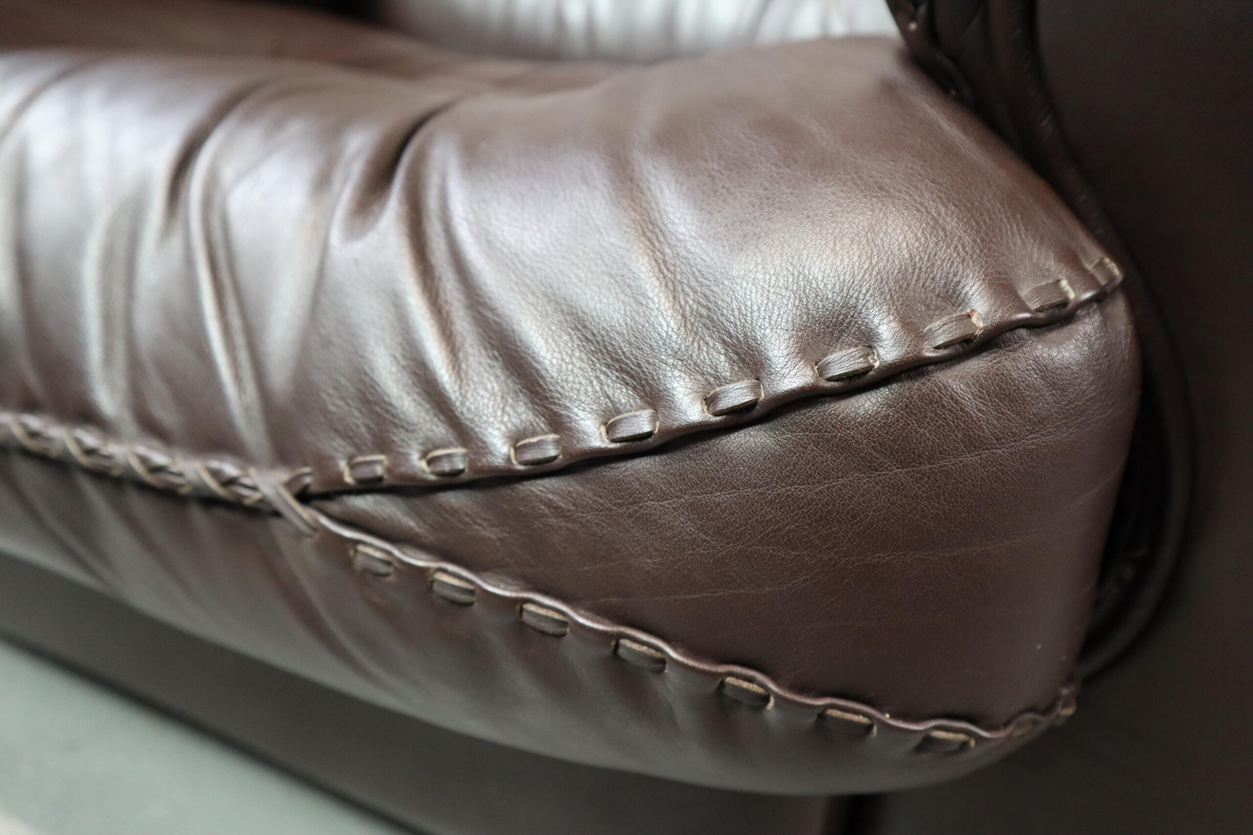 Pair of De Sede DS-101 leather lounge chairs