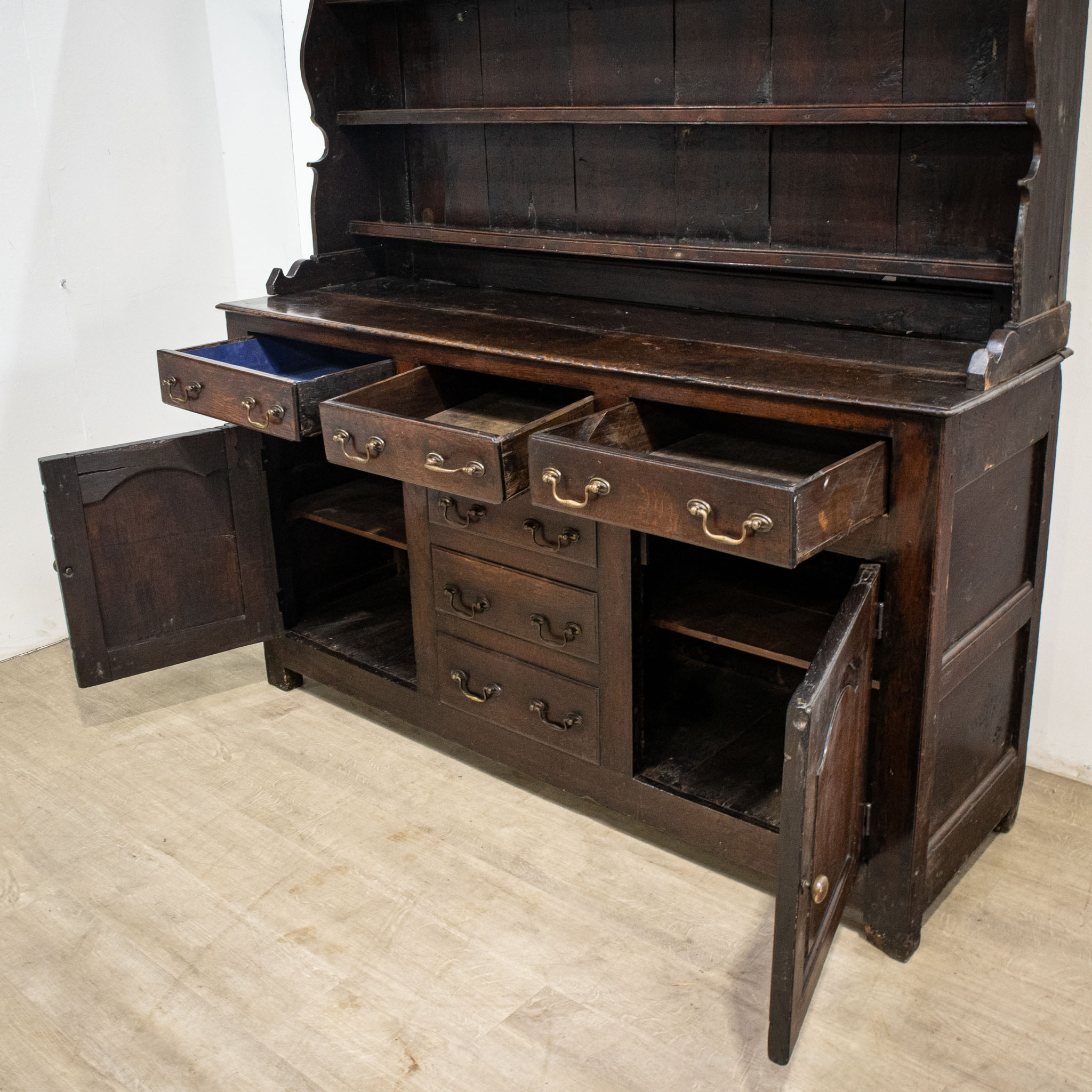 18th Century Oak Dresser with Plate Rack