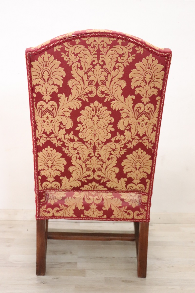 18th Century Antique Armchair In Carved Walnut