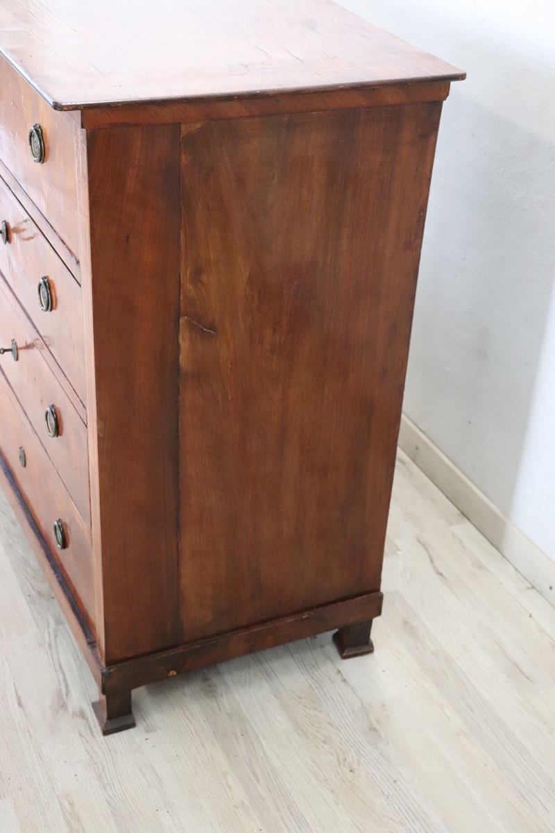 Antique Chest of Drawers in Walnut, Late 19th Century