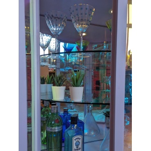 Luna | Lilac drinks cabinet with iridescent curved glass
