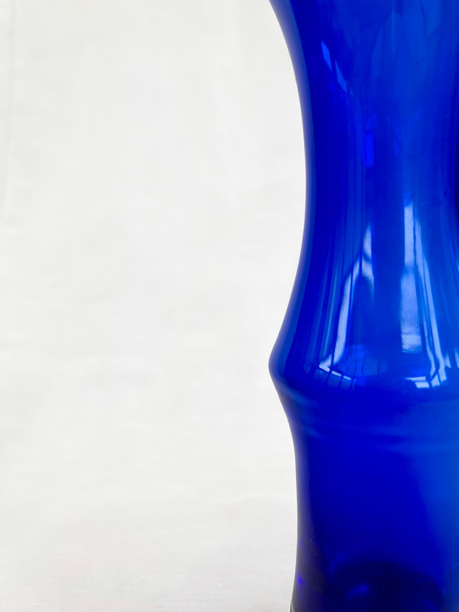 Mid century cobalt blue Riihimaki Riihimaen Lasy Oy Glass Vase 1970