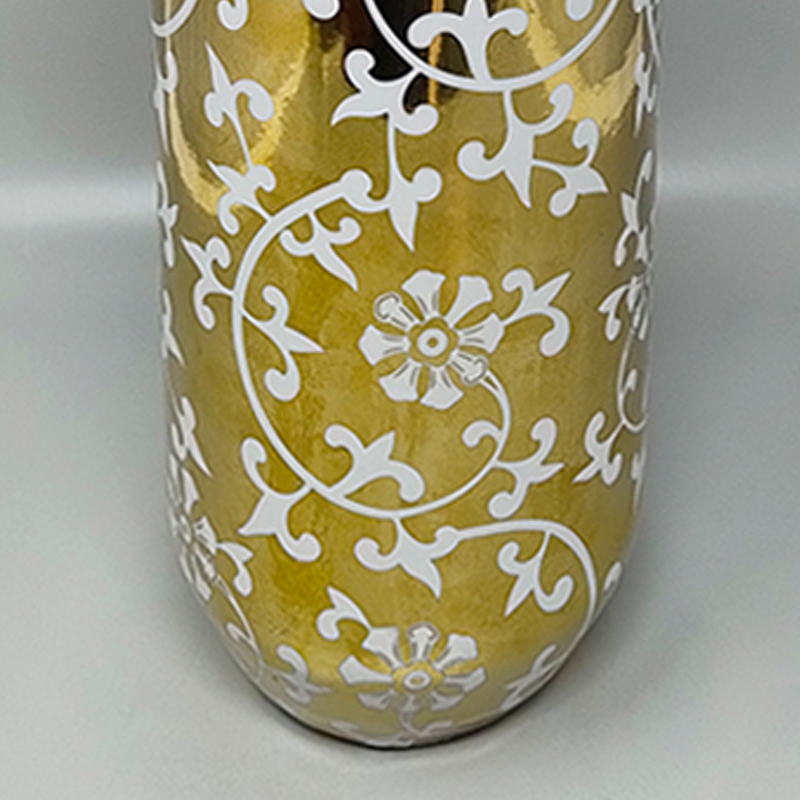 1960s Astonishing Gold Vase in Sesto Fiorentino Ceramic. Made In Italy